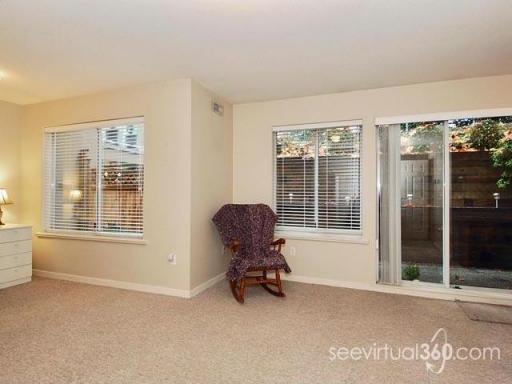 # 2 72 JAMIESON CT photo 2