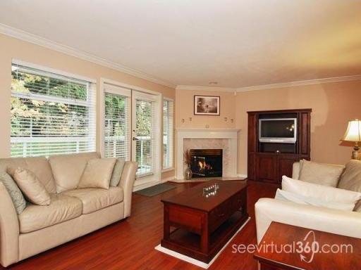 # 2 72 JAMIESON CT photo 4