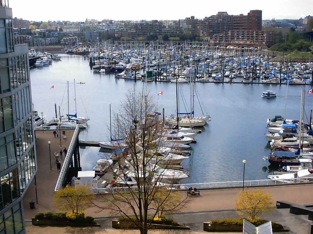 # 201 1010 BEACH AV photo 2