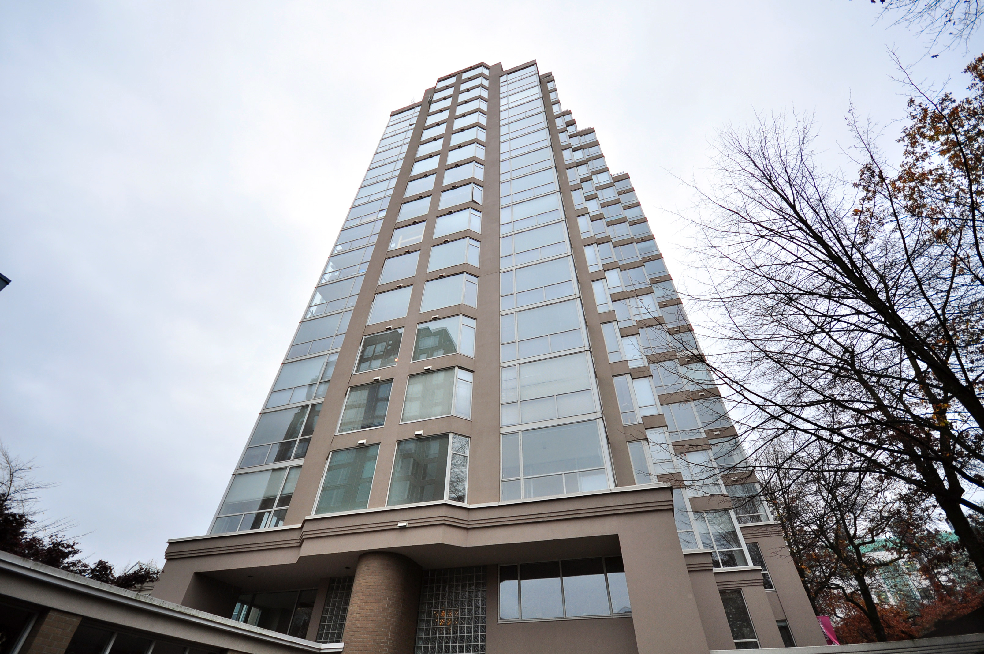 # 1001 2668 ASH ST