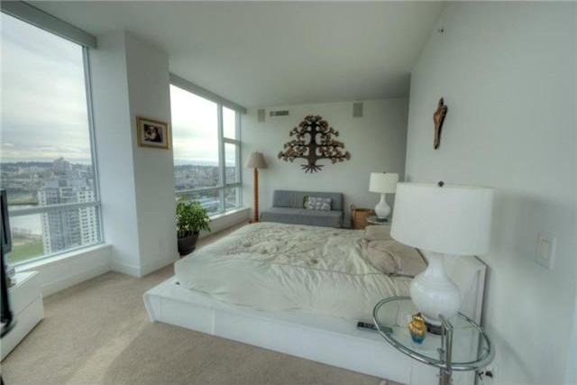 # 2801 1455 HOWE Street photo 9