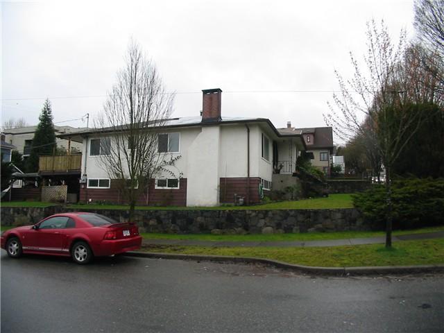  1409 E 1ST Ave photo 3