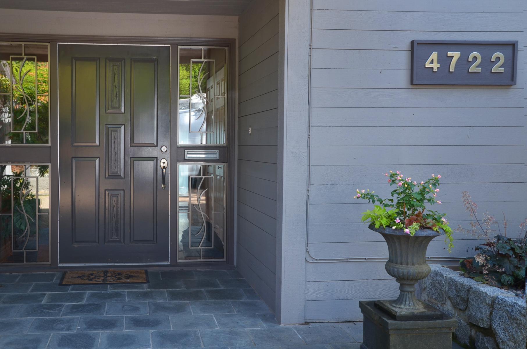  4722 MEADFEILD Place photo 13