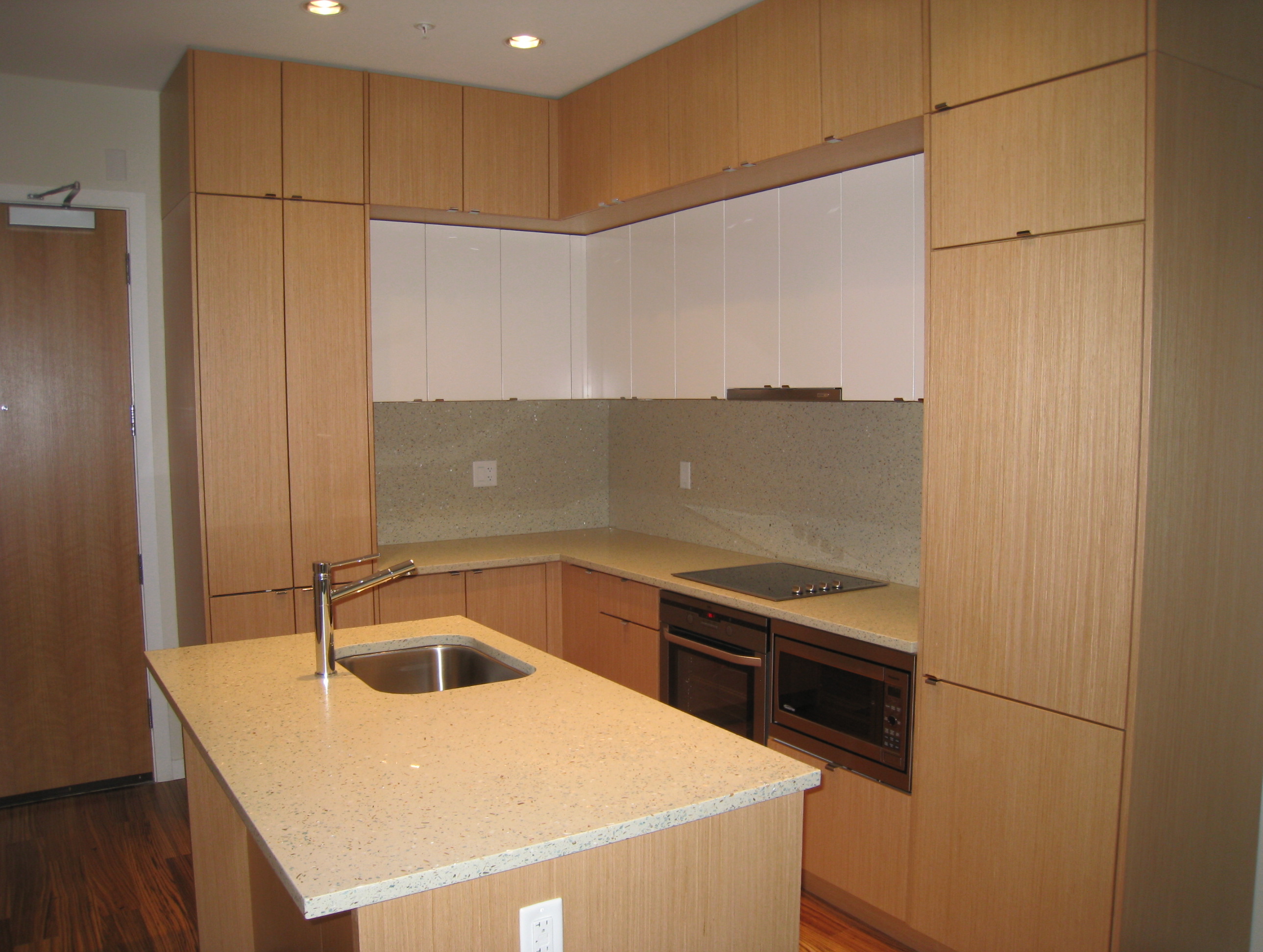 # 303 1205 HOWE ST photo 9
