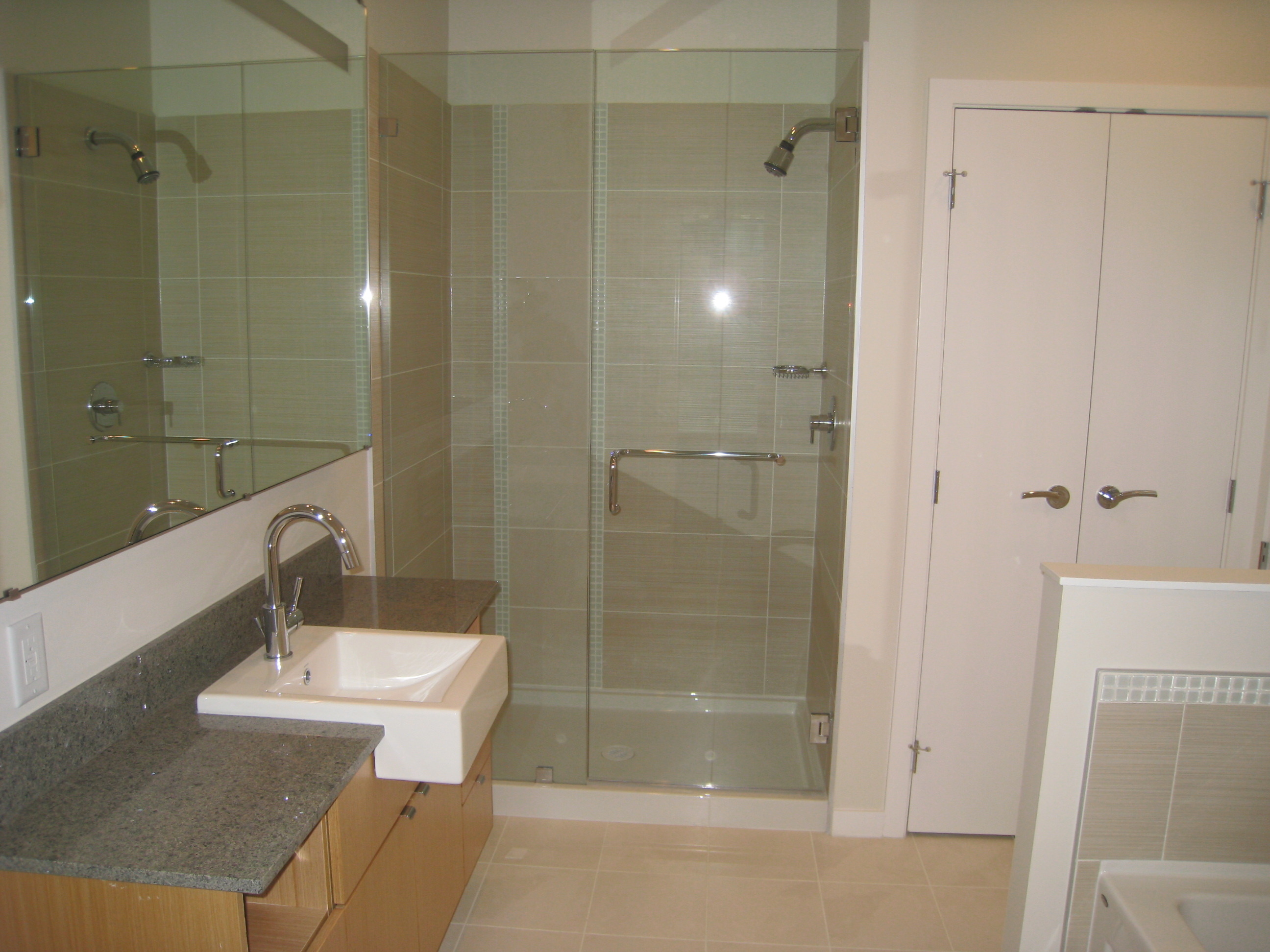 # 303 1205 HOWE ST photo 11