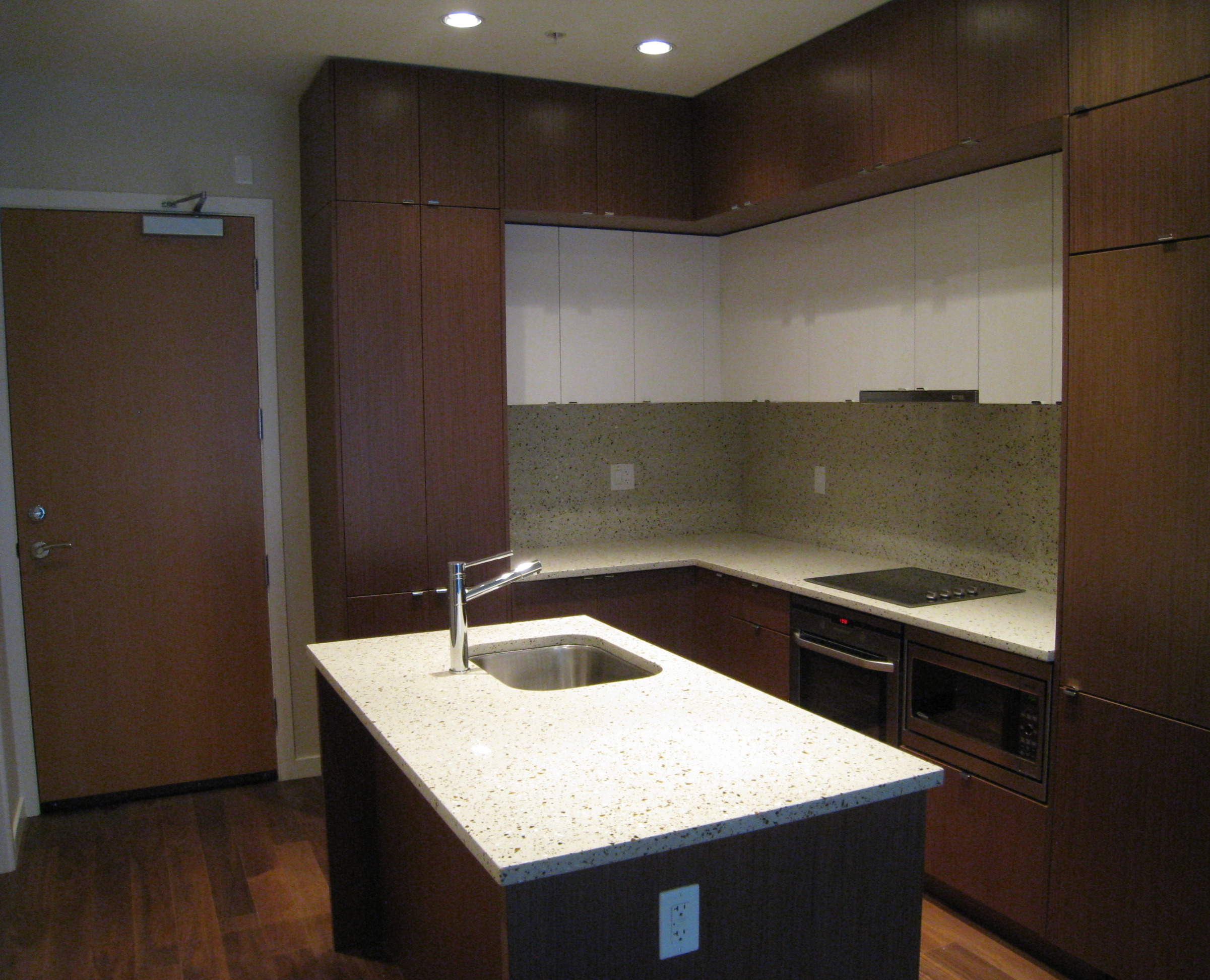 # 303 1205 HOWE ST photo 22