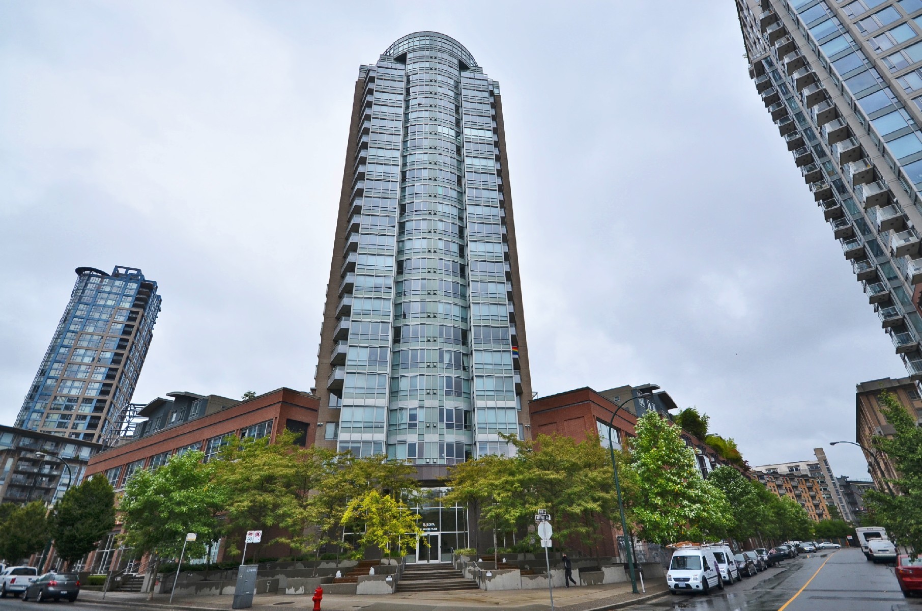 # TH17 63 KEEFER Place photo 21