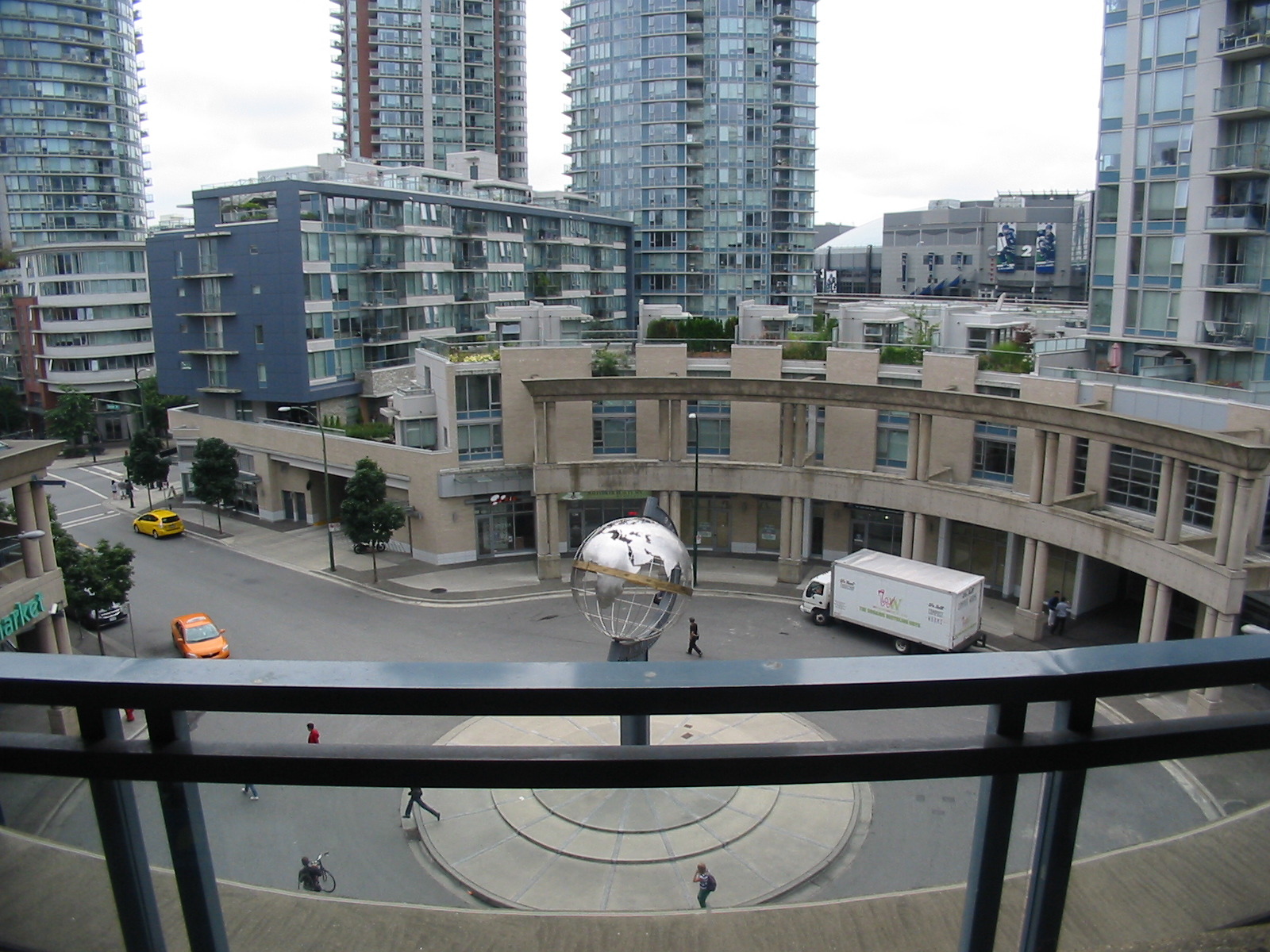 # 402 183 KEEFER PL photo 11
