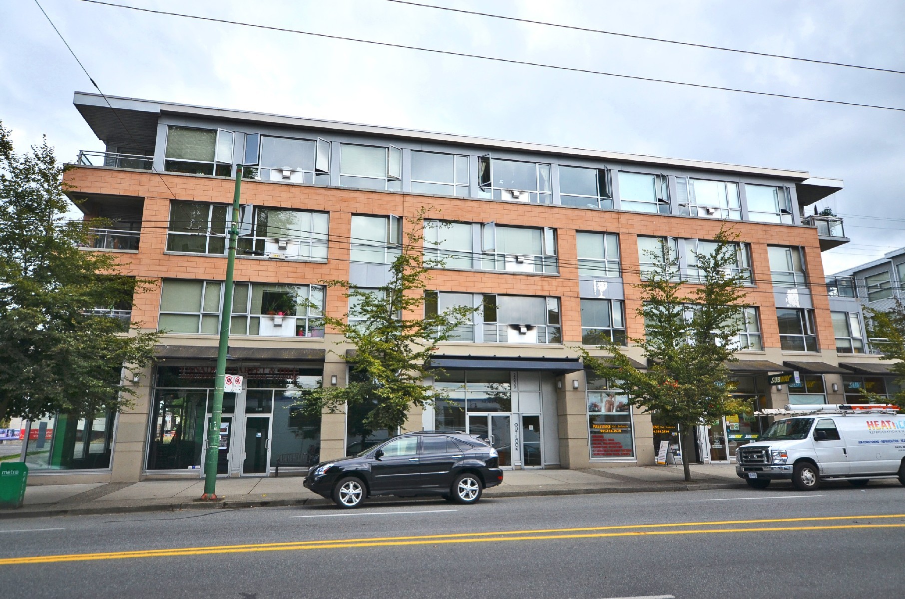 # 205 2630 ARBUTUS ST photo 2