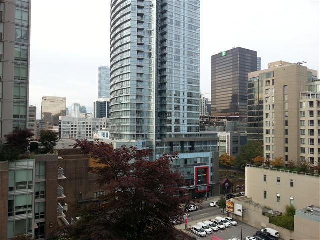 # 1001 535 SMITHE Street