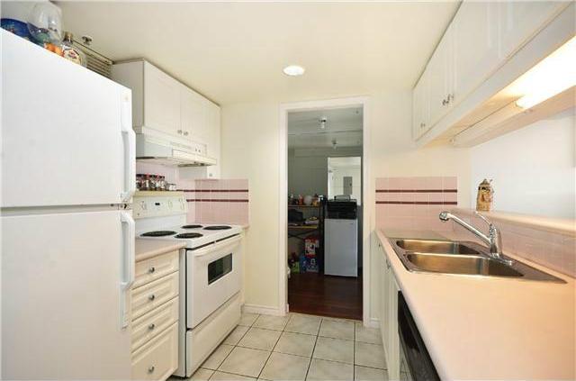 # 402 183 KEEFER Place photo 3