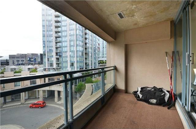 # 402 183 KEEFER Place photo 6