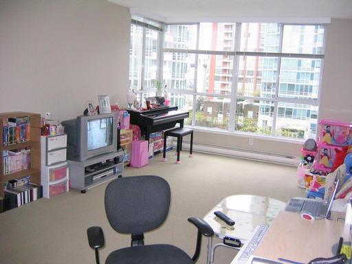 # 703 1500 HOWE photo 5