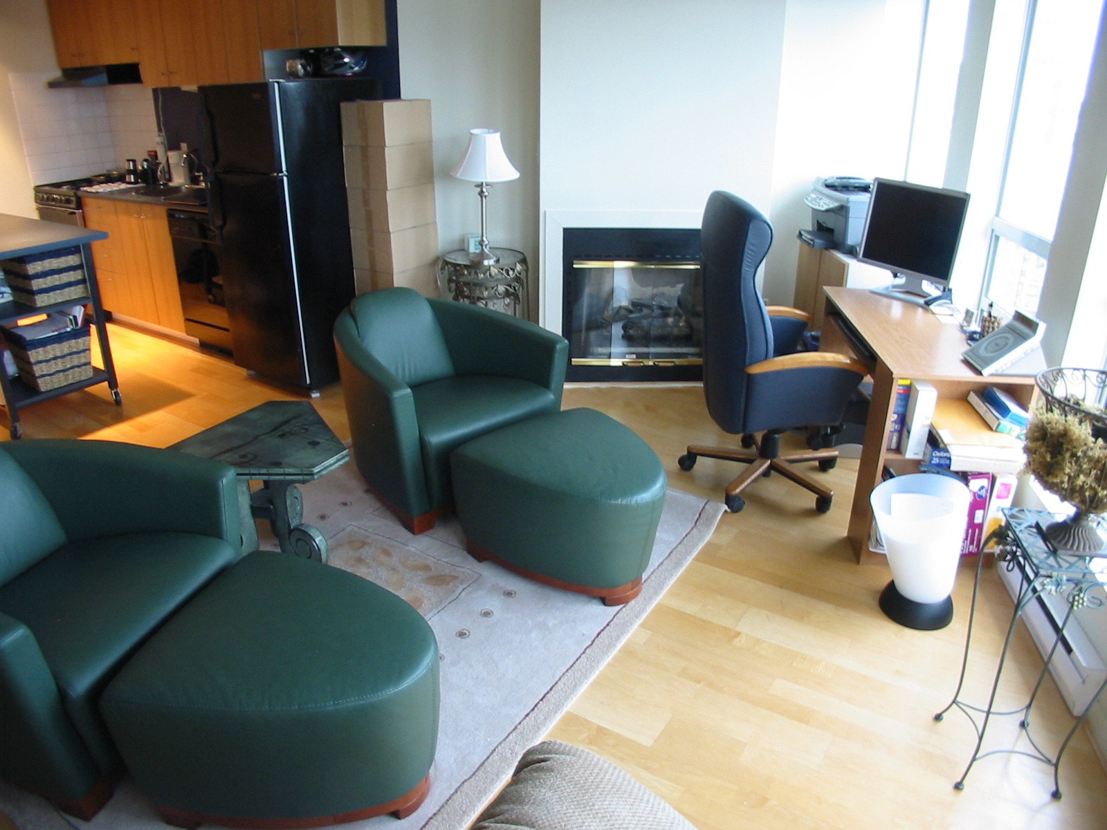 # PH4 933 SEYMOUR photo 5