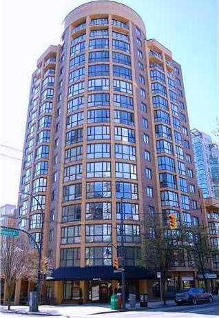 # 302 488 HELMCKEN ST