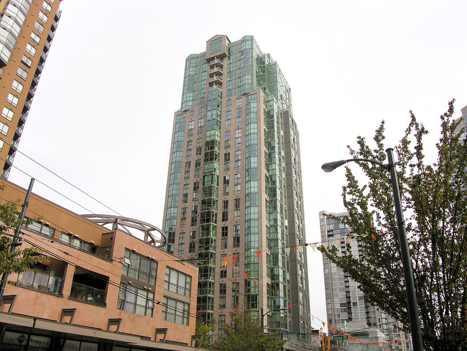 # 705 1188 HOWE Street