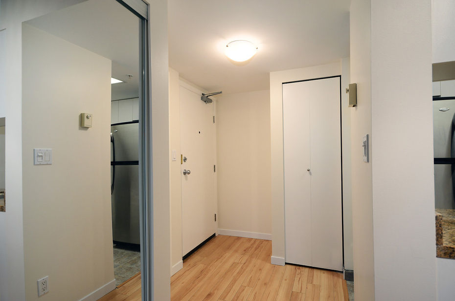# 705 1188 HOWE Street photo 13
