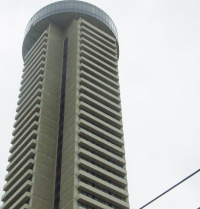  1400 ROBSON Street photo 3