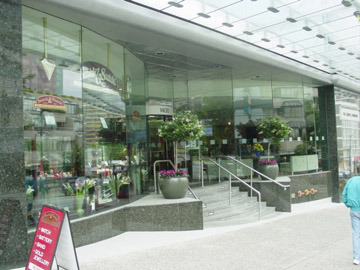  1400 ROBSON Street photo 5