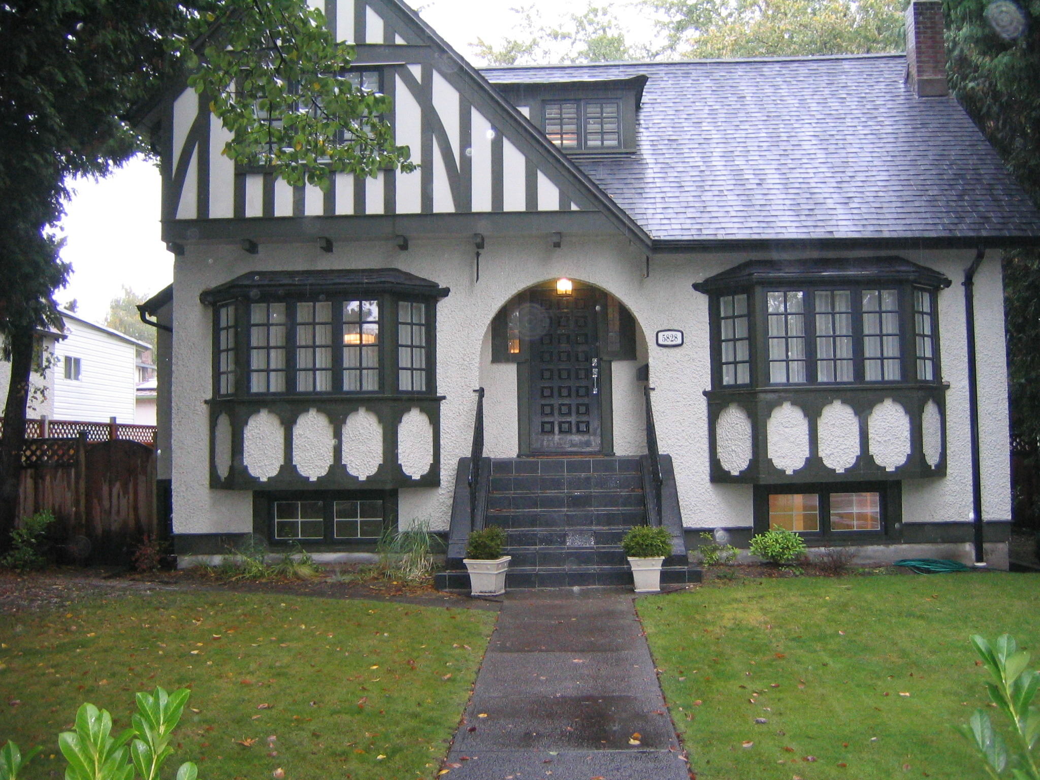  5828 GRANVILLE ST photo 4