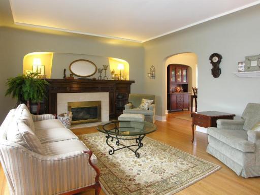  1541 W 60TH AV photo 2