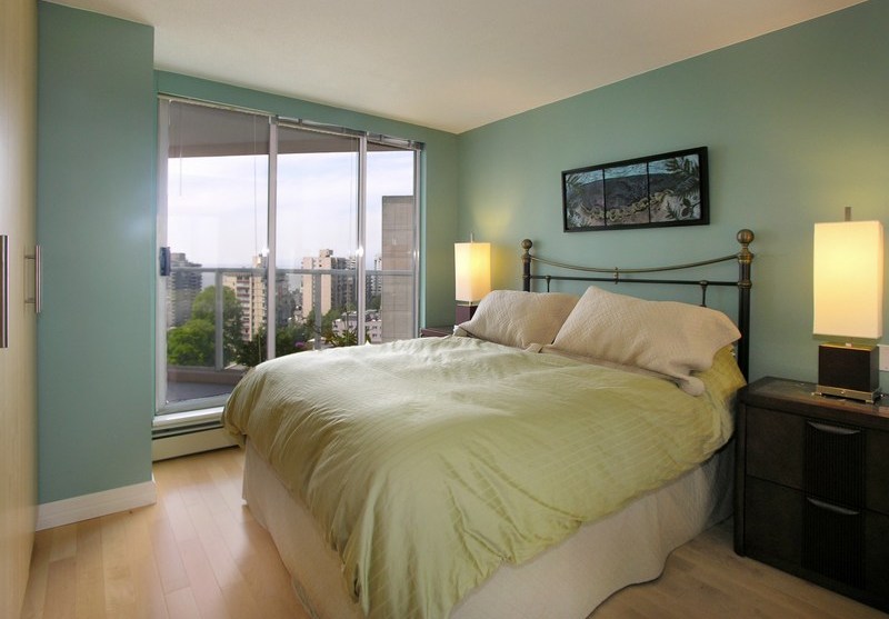 # 1402 1010 BURNABY ST photo 17