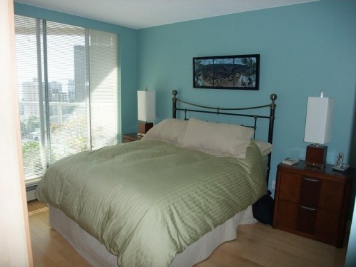 # 1402 1010 BURNABY ST photo 21