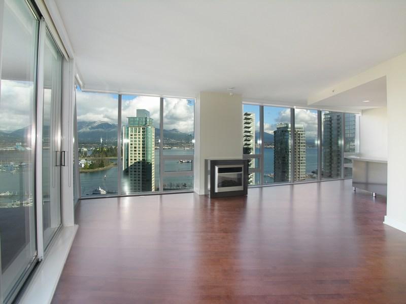 # 2101 1277 MELVILLE ST photo 2