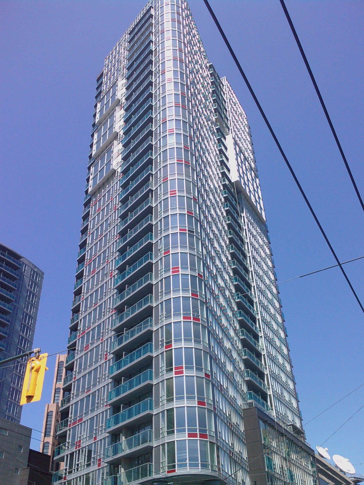 # 2609 233 ROBSON ST photo 5