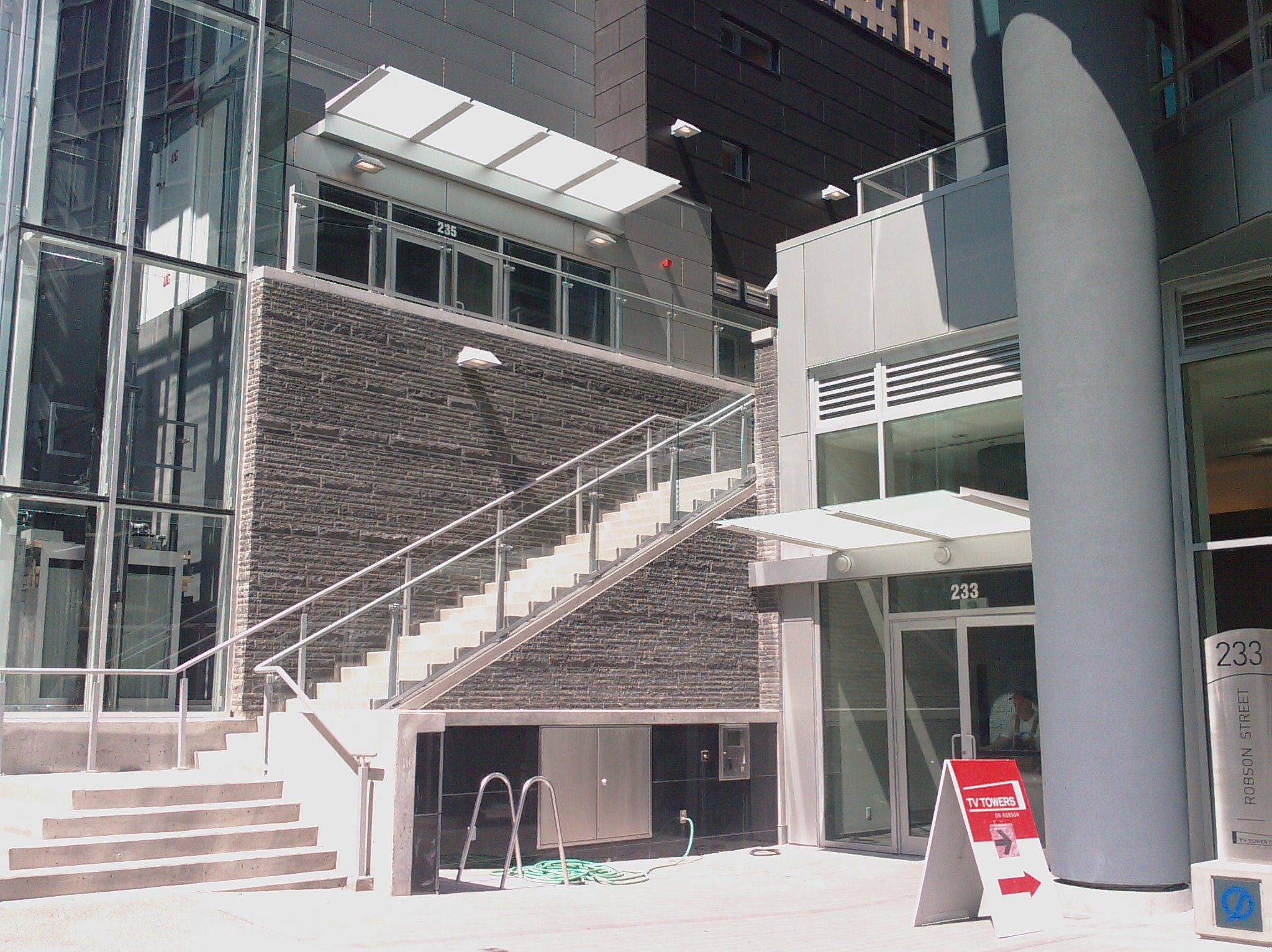 # 2609 233 ROBSON ST photo 7