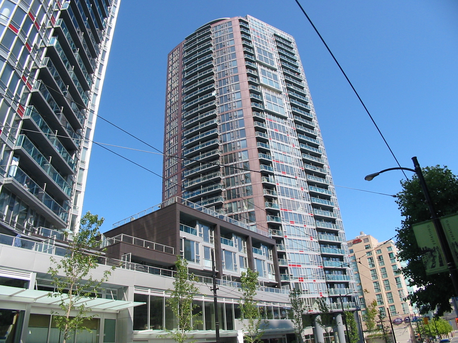 # 2609 233 ROBSON ST photo 9