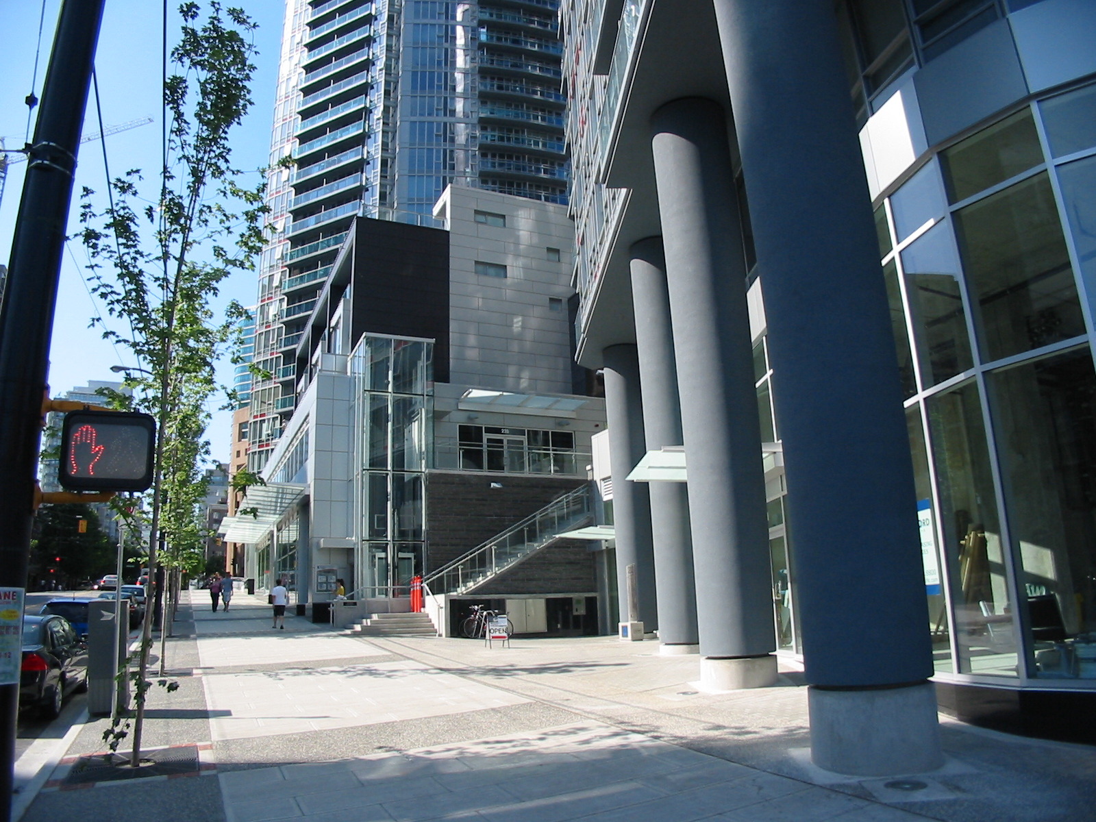# 2609 233 ROBSON ST photo 10