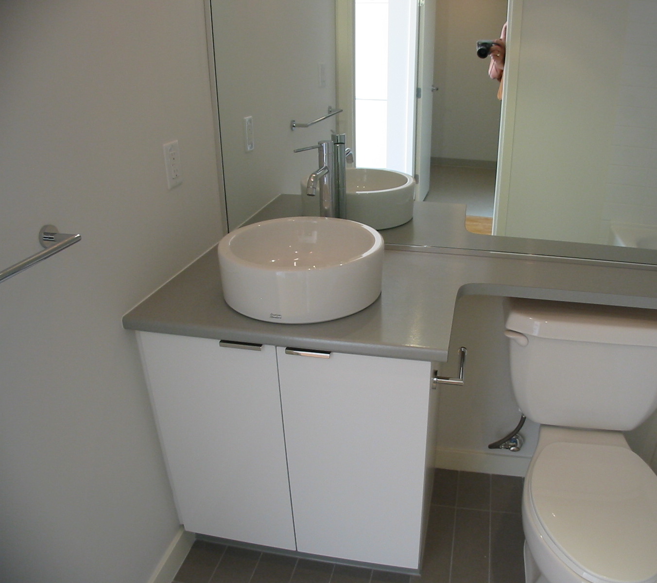 # 2609 233 ROBSON ST photo 18