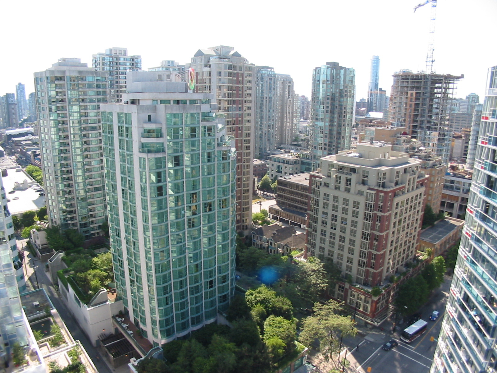 # 2609 233 ROBSON ST photo 21
