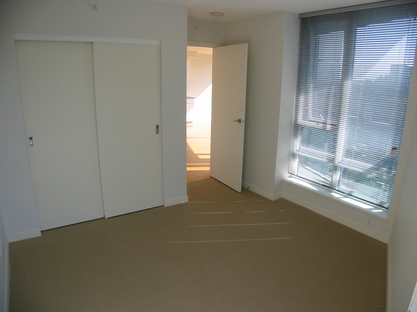 # 2609 233 ROBSON ST photo 22