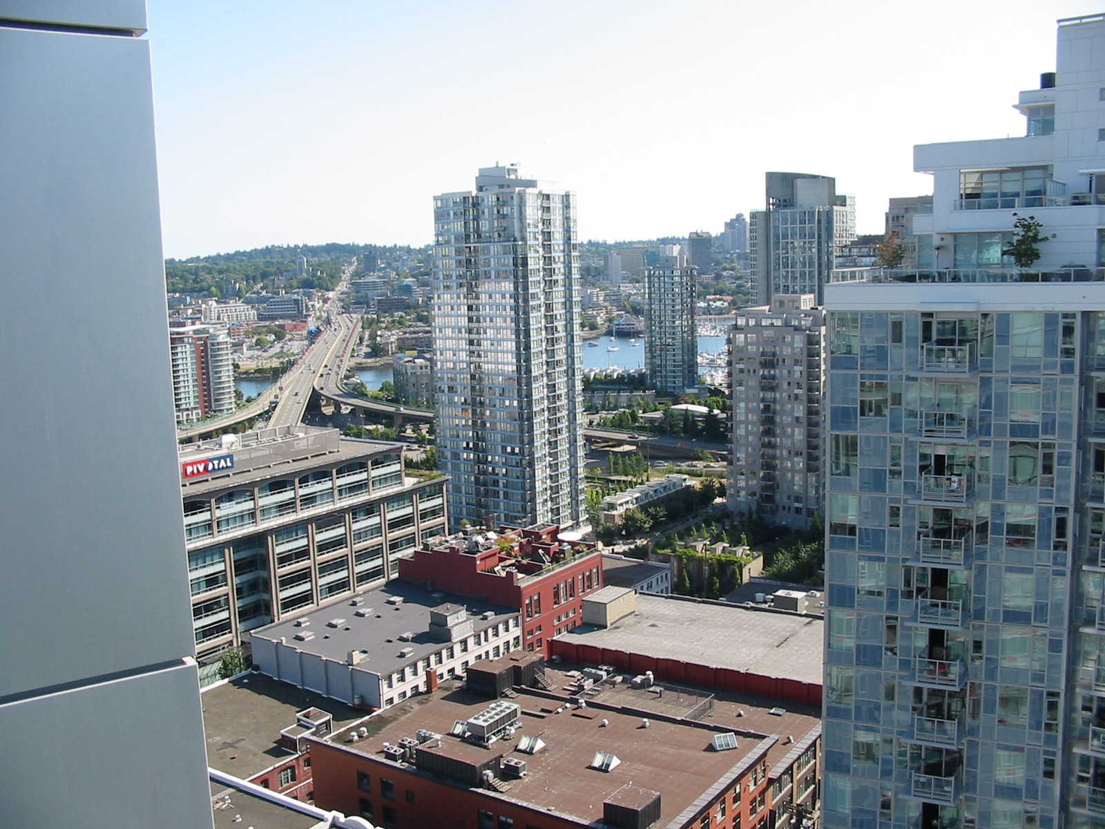 # 2609 233 ROBSON ST photo 24