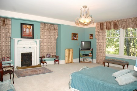  1537 Matthews Ave photo 3