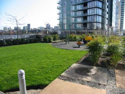 # 706 1408 STRATHMORE MEWS BB photo 2