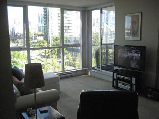 # 706 1408 STRATHMORE MEWS BB photo 3