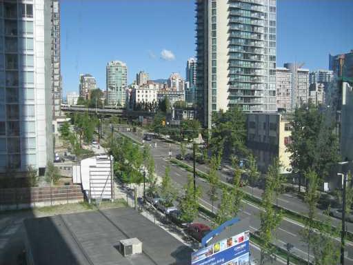 # 706 1408 STRATHMORE MEWS BB photo 7