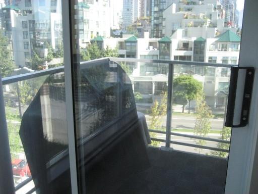 # 706 1408 STRATHMORE MEWS BB photo 8