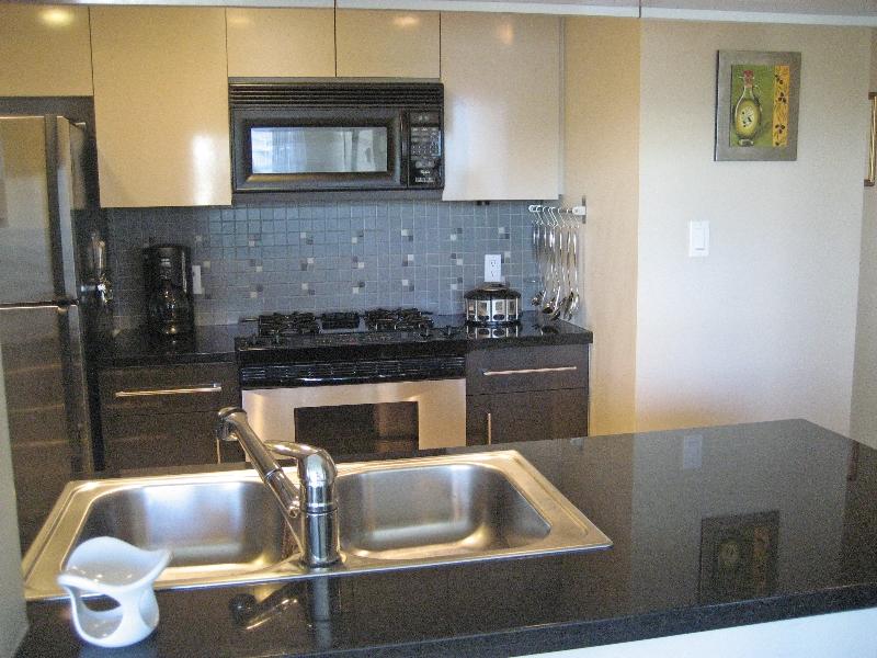 # 706 1408 STRATHMORE MEWS BB photo 15