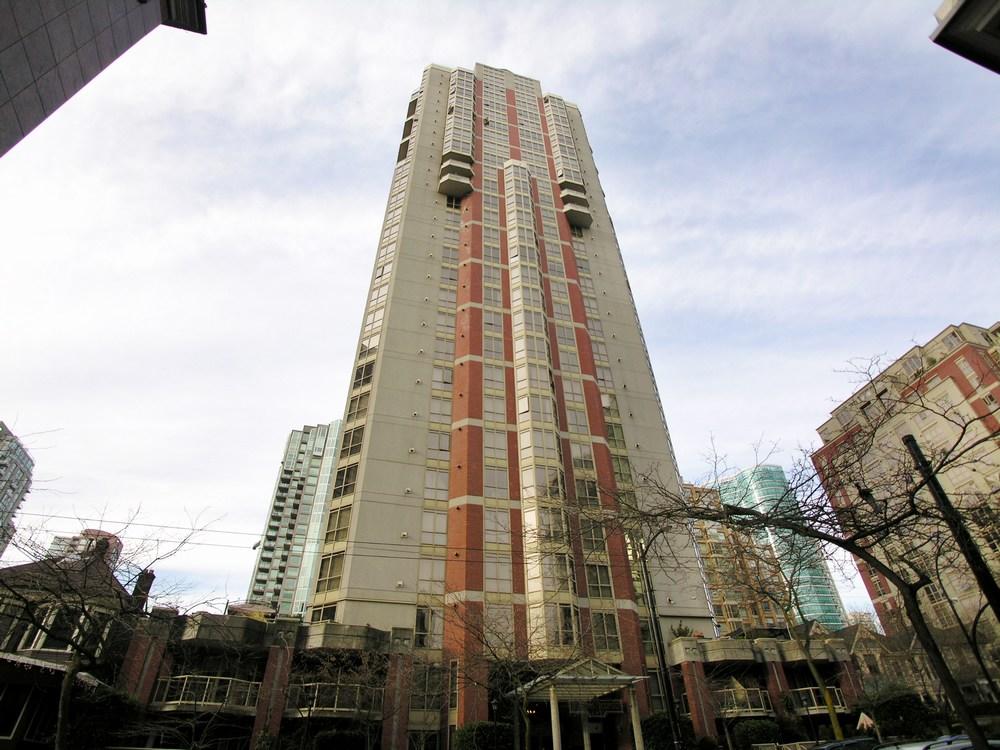 # 1605 867 HAMILTON ST