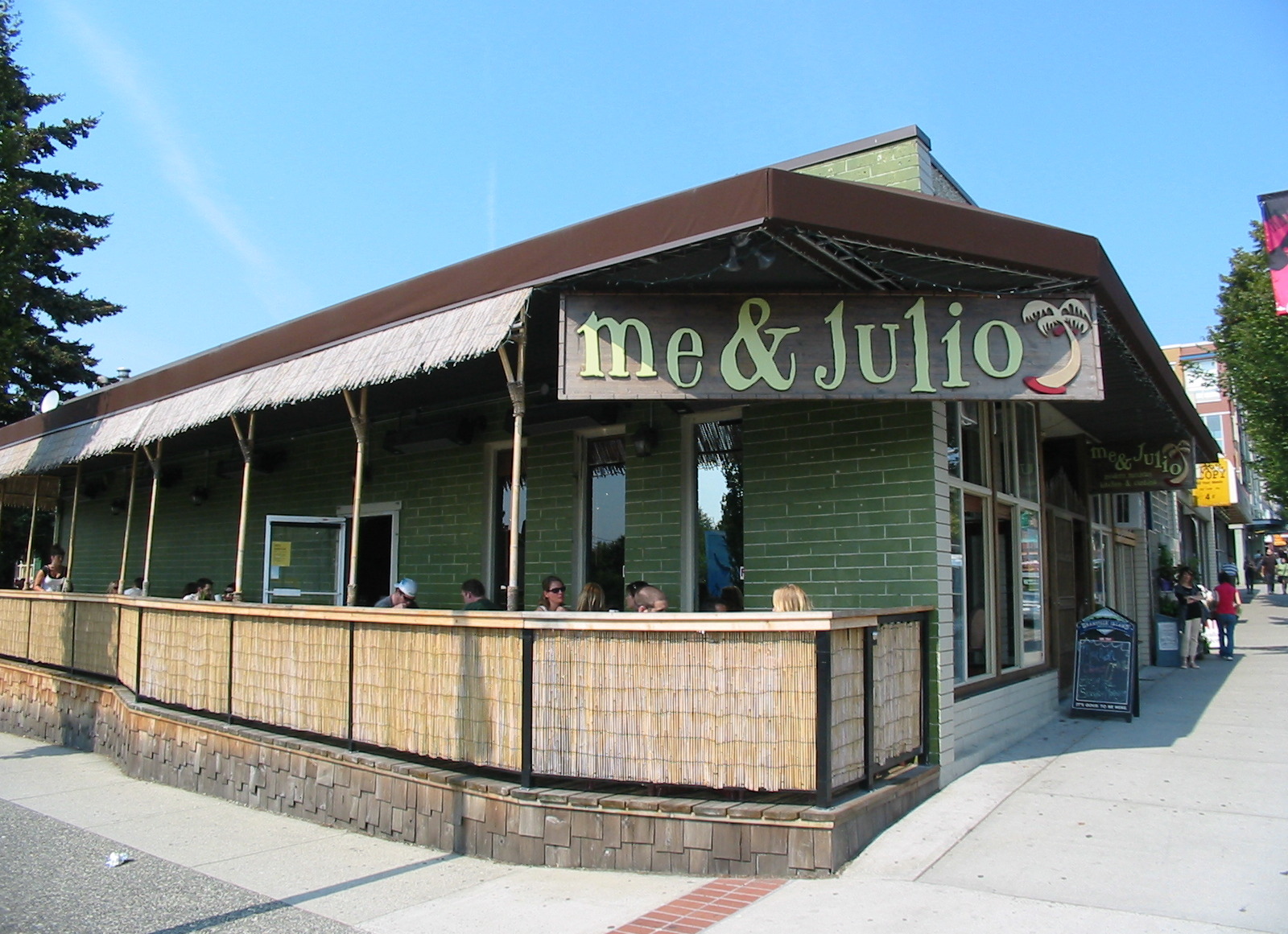  2095 Commercial Street photo 2