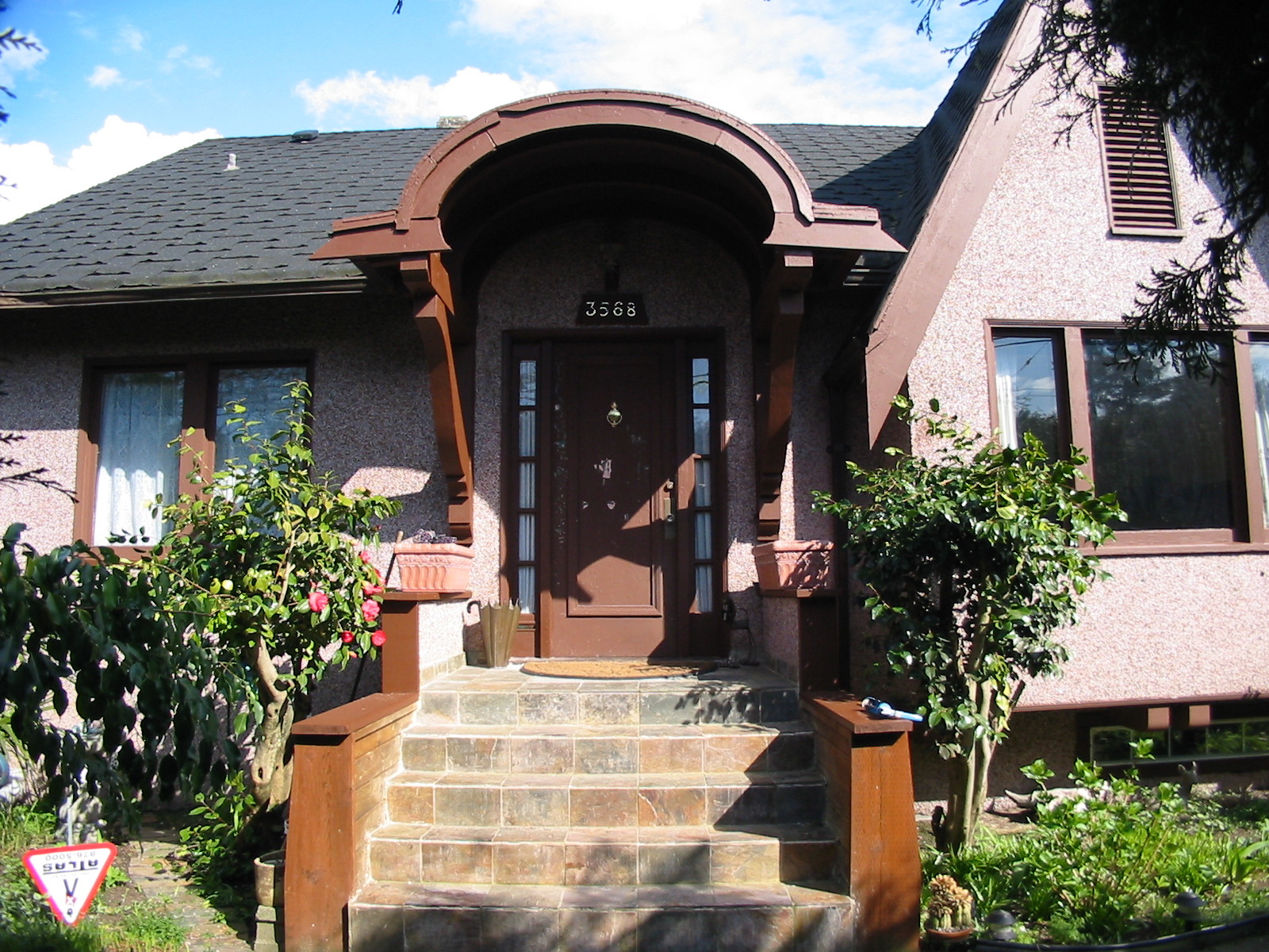  3568 Dunbar Street photo 3