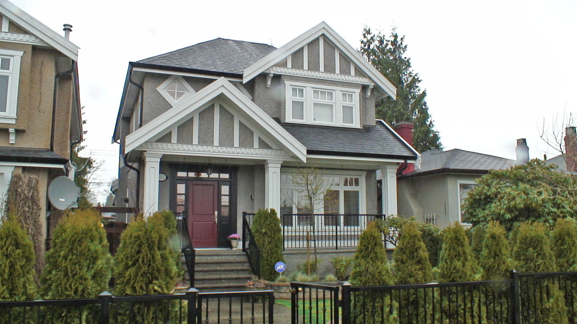 3183 W 16th AVE