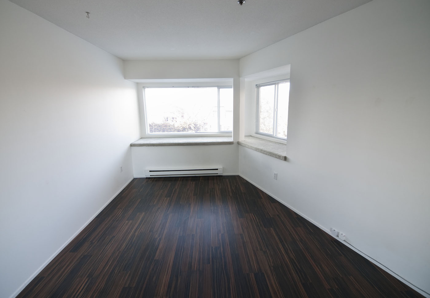 8653 MARINE DR photo 2
