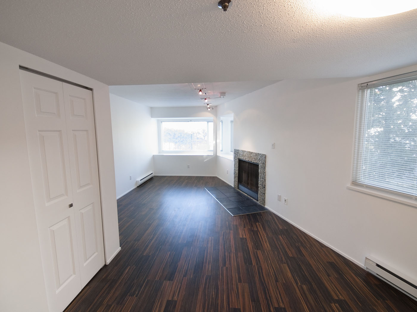 8653 MARINE DR photo 3