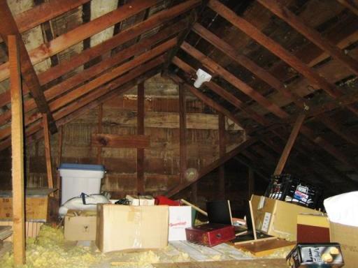 3183 ADANAC ST photo 2