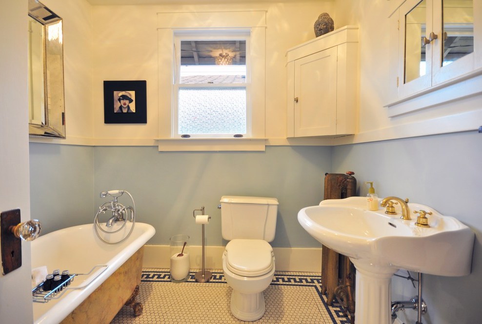 3183 ADANAC ST photo 18